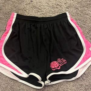EUC- Fit 2 Win Greene Turtle Running shorts- Large